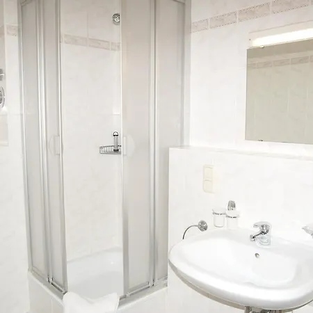 23 Balkon Mit Seitlichem Ostseeblick * Sellin (Rugen)